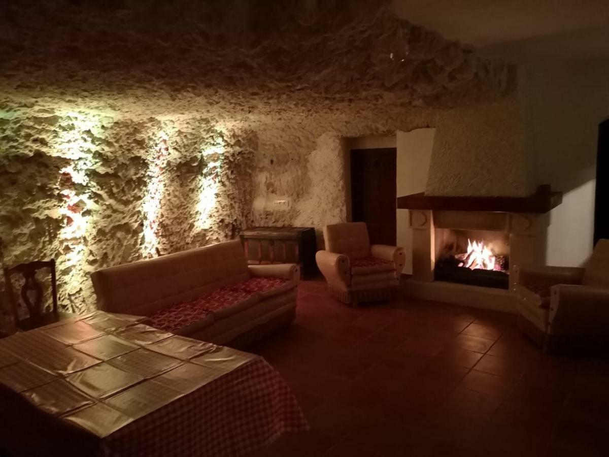 Cueva De La Abuela Maria Βίλα Alcala del Jucar Εξωτερικό φωτογραφία